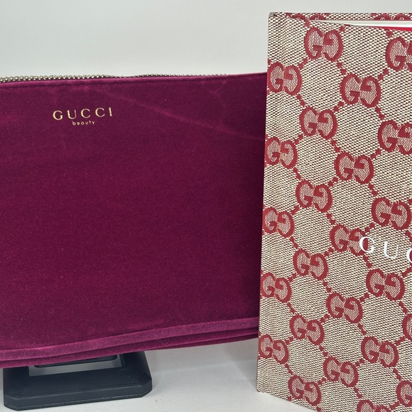 Gucci 2fer Gucci Notebook & Gucci Beauty Velvet Zip Top Pouch NWOT Bundle - Picture 2 of 10